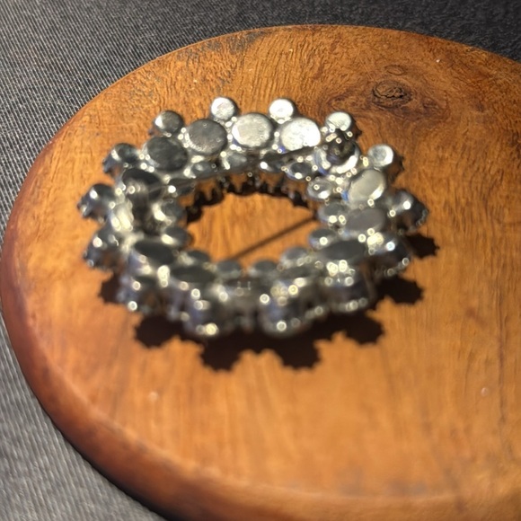 Vintage Blue Aurora Borealis Rhinestone Circle Brooch Pin - Picture 5 of 6